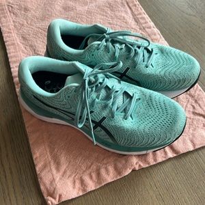 Women’s Asics Size 10